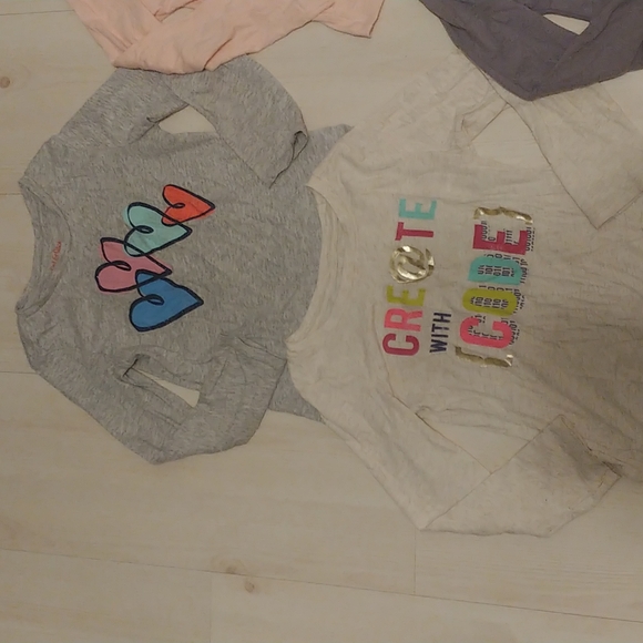 Bundle of 4 Toddler girl long sleeve t-shirts Size 5t or xs - Picture 2 of 3